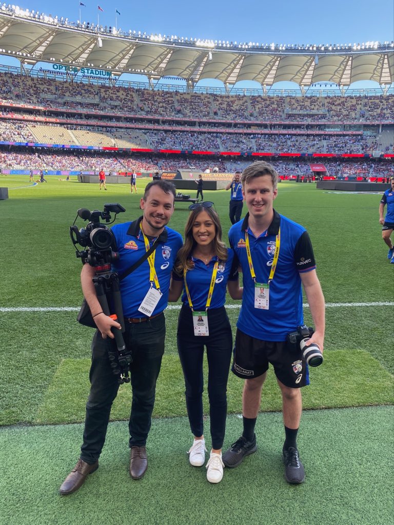 bvarney20's tweet photo. Wrapping up the 2021 finals series ✌🏼

Shattered the result didn’t go our way on Saturday night, but to have spent the last 32 days with this group is an experience I’ll remember forever 🐶✨🤍 https://t.co/5aT8fuiYRa