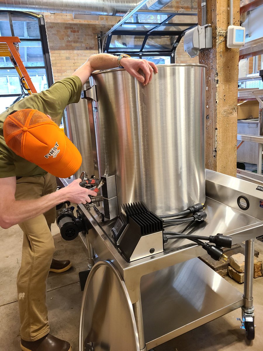 bewilderbeer's tweet photo. We got a new toy! Looking forward to making some small batch beer! Who likes weird one-off beers?🤚
#bewilderbeer #bewilderbrewing #beeilderbeast #pilotsystem #experimentalbeers #brewing #beerbrewing #brewery #brewerylife #new #craftbeer https://t.co/AujxolJGPN