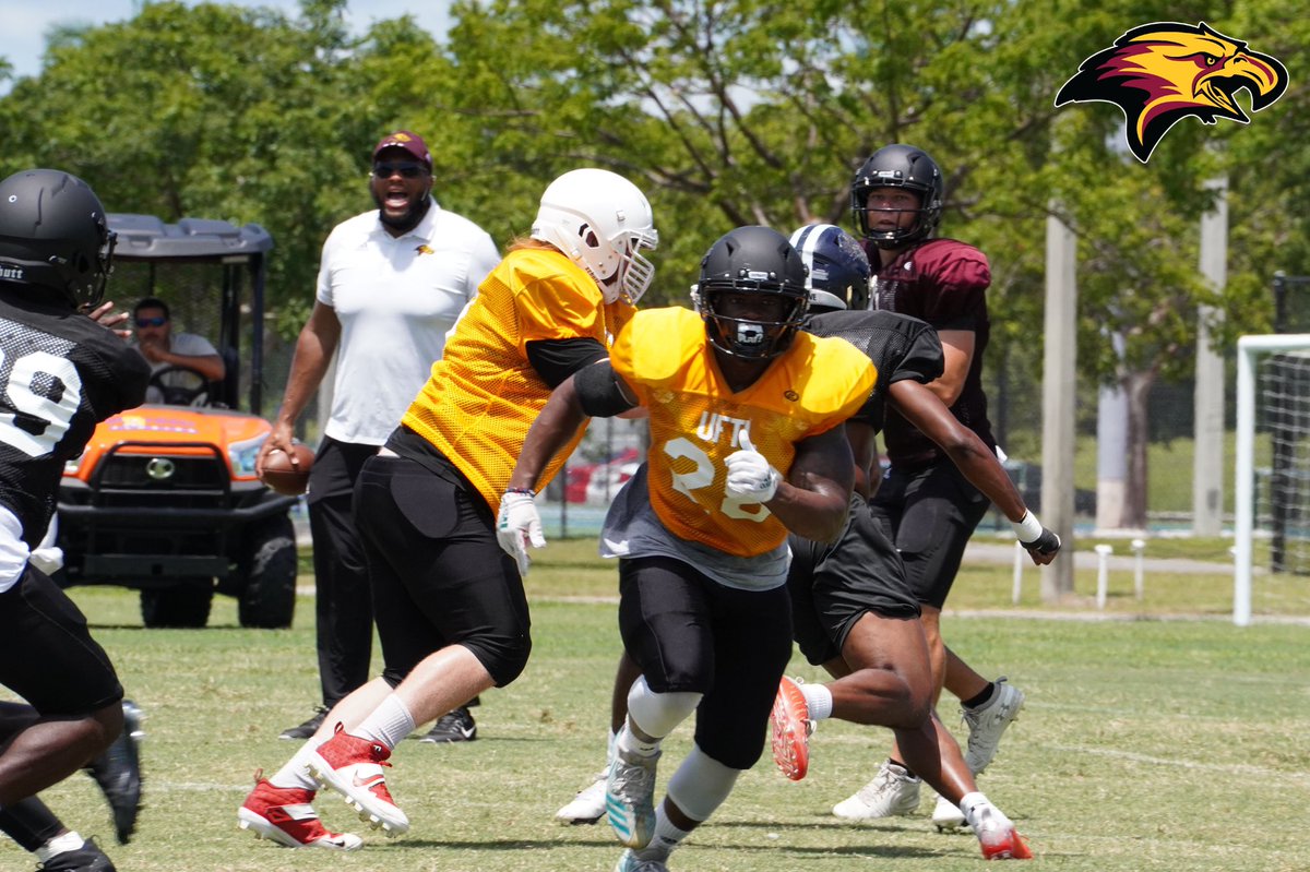 SeanRubin6's tweet photo. Cleared to practice! Going to run the rock against #TexasAMcommerce this Saturday! @uftlathletics @ChrisChambers84 @uftlfootball @craftinglinemen #lefttackle #EaglesUnited https://t.co/6L3hi7doix