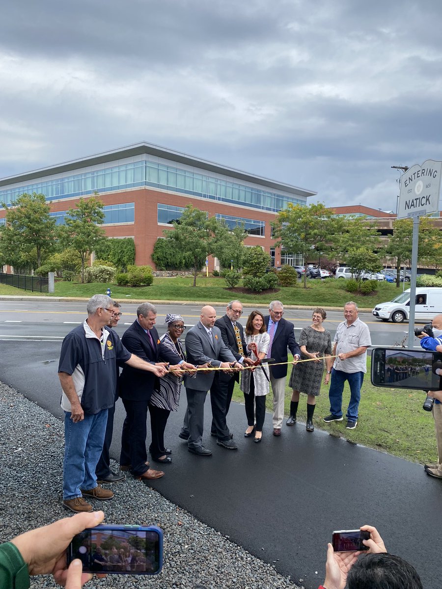 feeney4fram's tweet photo. The rain couldn’t stop this celebration! Congratulations to everyone in Natick and Framingham who worked so hard - and never gave up - on making the Cochituate Rail Trail a reality. #mapoli #frampoli https://t.co/Lwp33r0dnJ