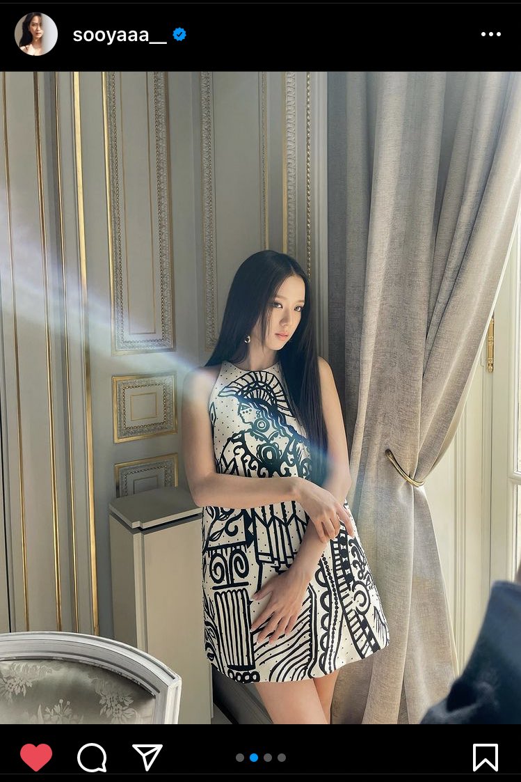 liivveely's tweet photo. What are yall waiting for? Go and like this post which jisoo just uploaded! She’s stunning 😭❤️ #JISOO_DiorParisFW https://t.co/q9lQMa1TJs