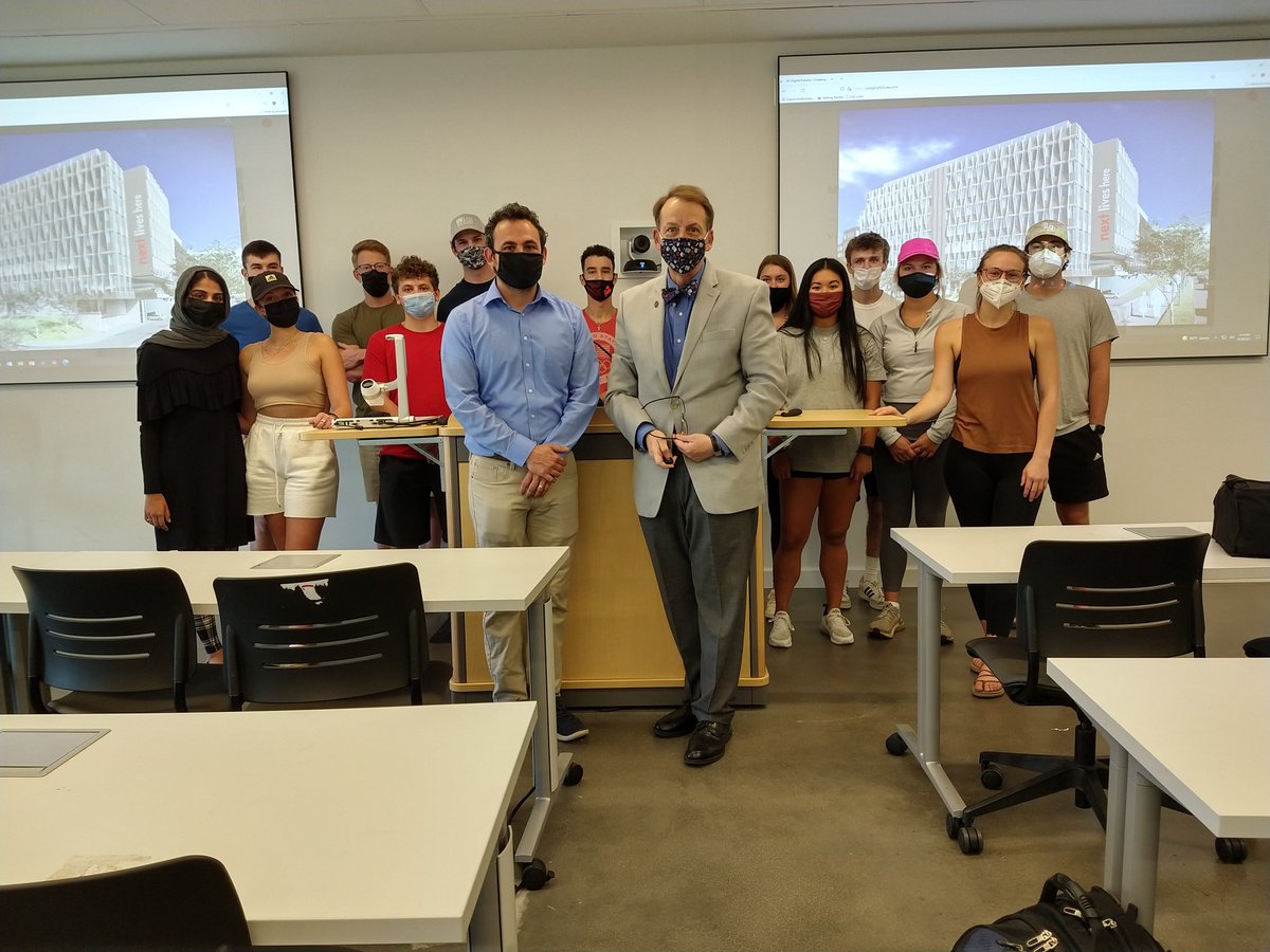matthech's tweet photo. The future is digital futures. Always excited to have the awesome Tony Almaguer @1819Innovation in my ENTR class to share insights on @cincy_id @uofcincyeship @uofcincy @lindnercollege #NextLivesHere #Entrepreneurssolveproblems https://t.co/yTvxT42cQO
