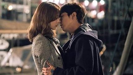 Mis_kdramas's tweet photo. 2017 #jTBC➡️#ThePackage➡️No pensé que me gustaría tanto🥰. Tour turístico de 12 cap. por la bonita Francia en la que 3 parejas muy diferentes...y la que surge, forjarán amistad. Momentos divertidos y emotivos (sin llegar a ser dramáticos) y un romance de lo más natural y actual😍 https://t.co/HgzQmQpr9d