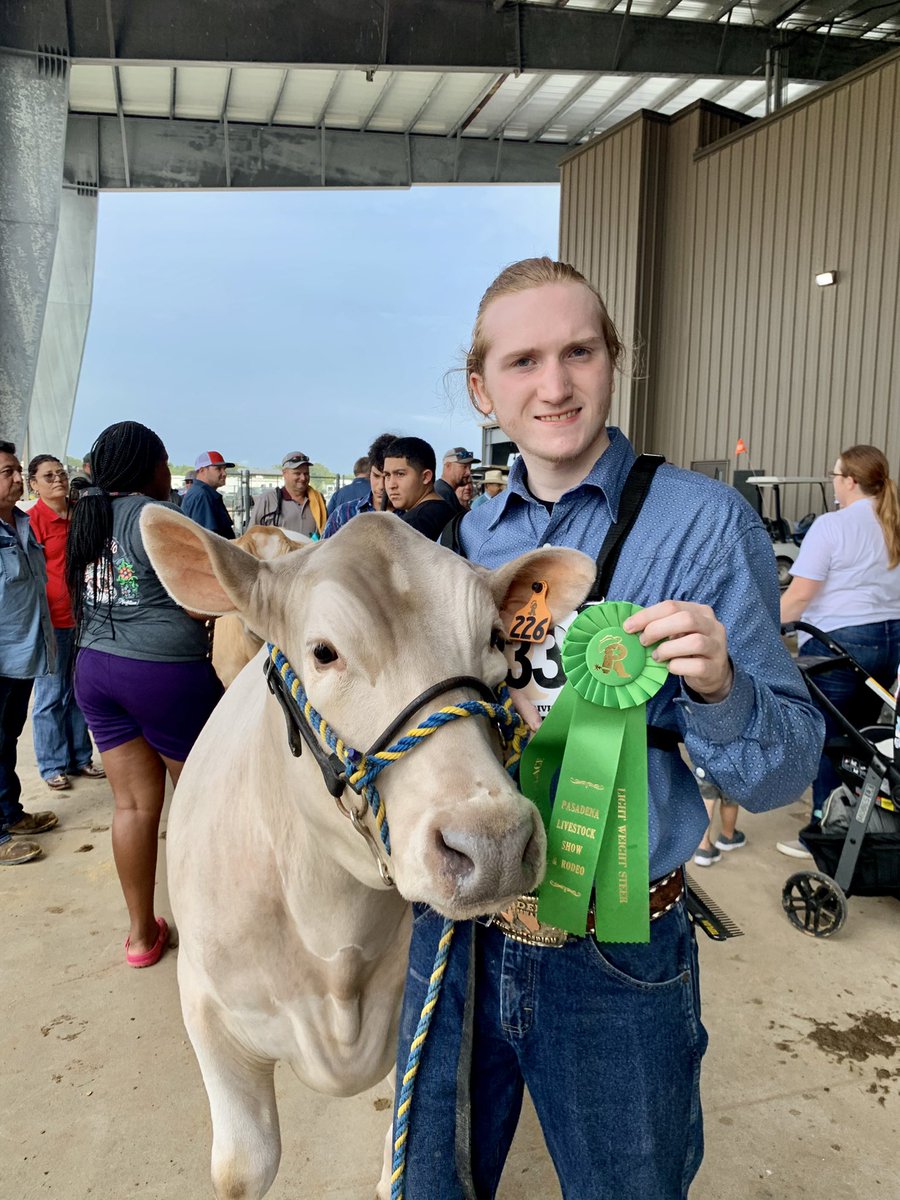 cbhsffa's tweet photo. PLSR steer results: Anthony & Brianna both competed in the lightweight class, with Brianna winning 1st & Anthony in 4th. Naomi placed 6th in her medium heavy weight class. Brianna went on to compete in the grand drive & earned the 7th steer auction spot! Way to go! #cbhsffa https://t.co/czRwyQWfxA