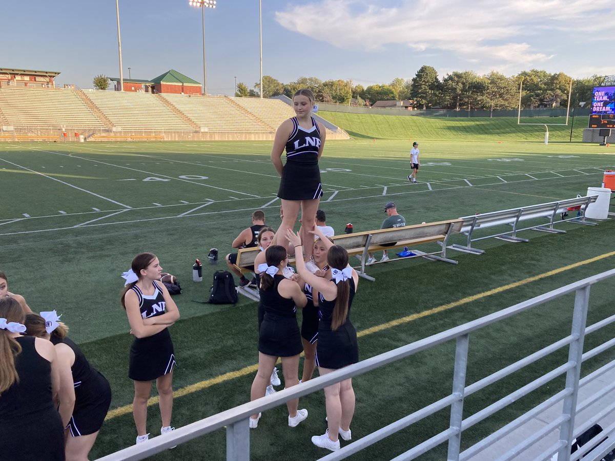 RocketAthletics's tweet photo. Having fun as a team! https://t.co/1JKfhlBMzU