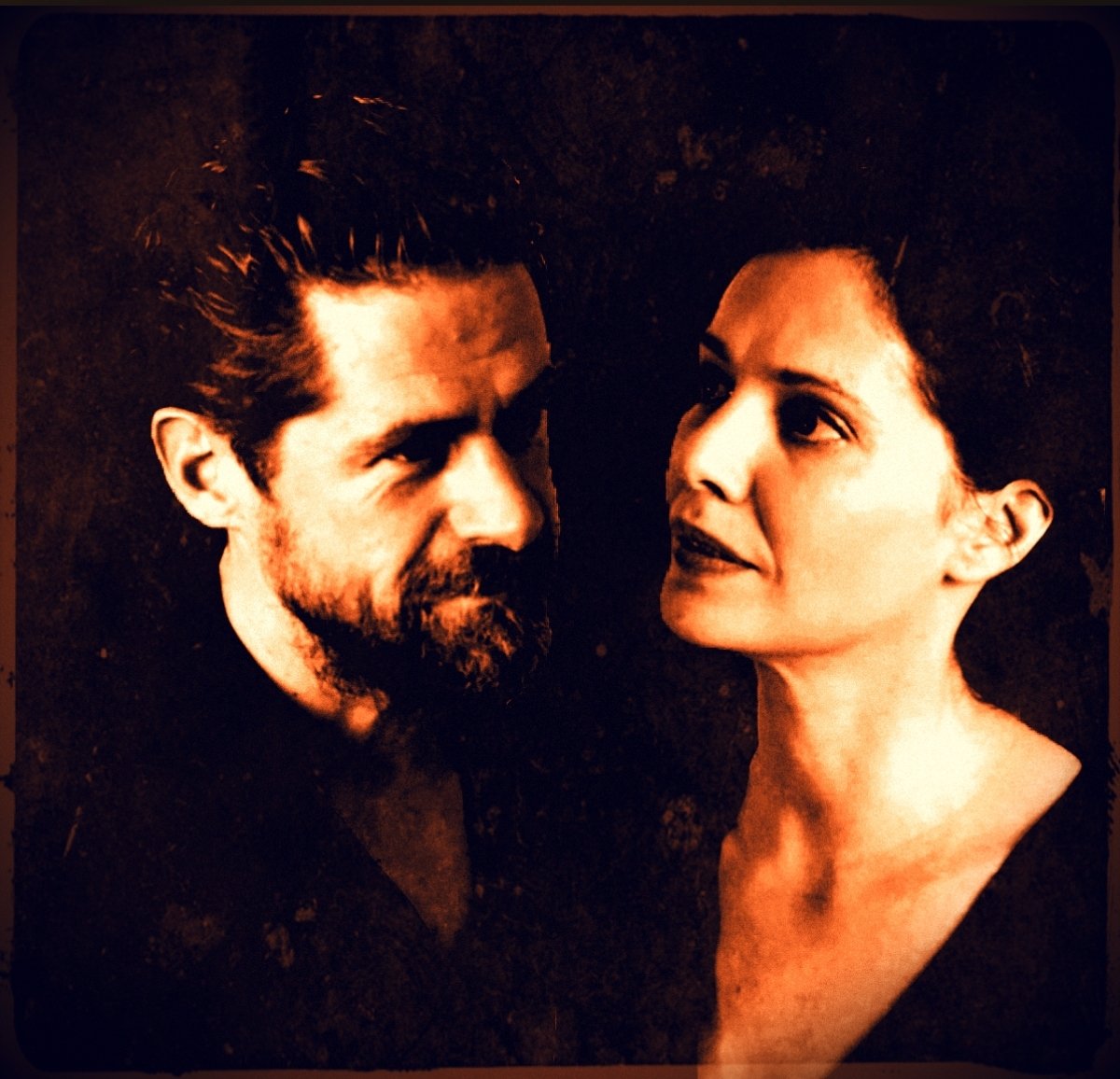 Melaplaystowin's tweet photo. Those two:
#JonVal/#ValJon from #ASOIAF
#Vasilikos from #Sasmos https://t.co/NXO7ax6GUj