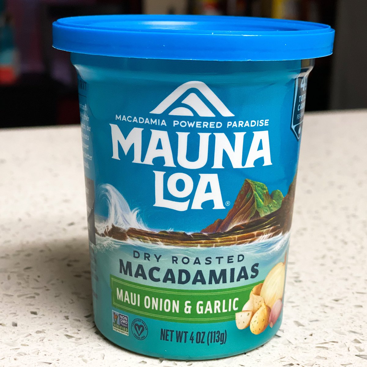 When a co-worker asks what I want them to bring me back from Hawaii and I get it delivered in person - WOW! ❤️🤙😉

#maunaloa #macadamianuts #hawaiinei #snackage