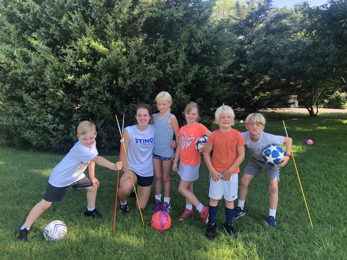 28KateRyan's tweet image. Sharing my love of this great game is good food for the soul. #futuregamers 

@StingECNL @StingSoccerClub