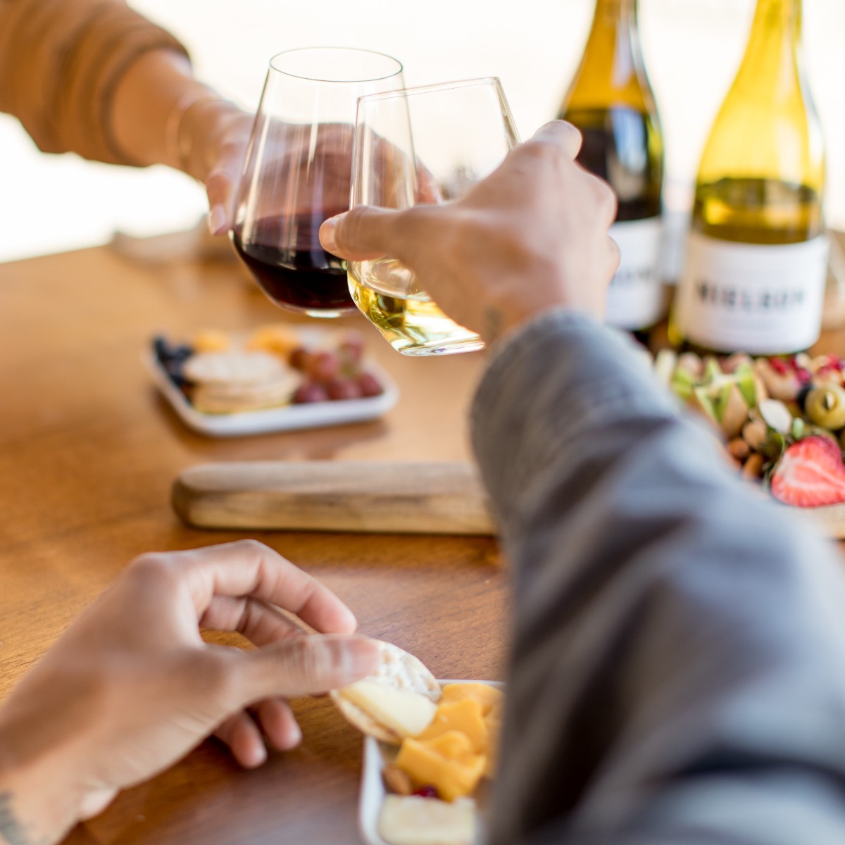 Cheers to adventure. Cheers to the journey. Cheers to spectacular wines. 

🍷 What are you cheersing to?