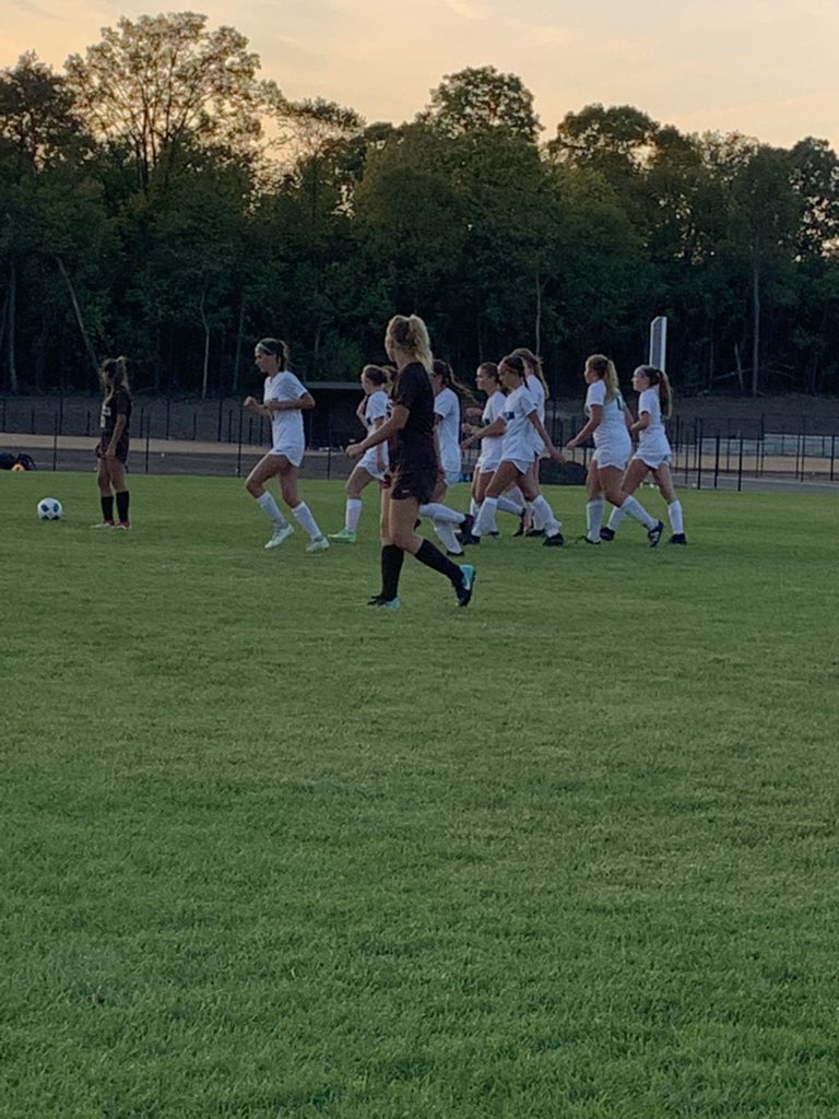 EHSCatbacker's tweet photo. 1-0 Eagan!! https://t.co/jaopkGSSnD