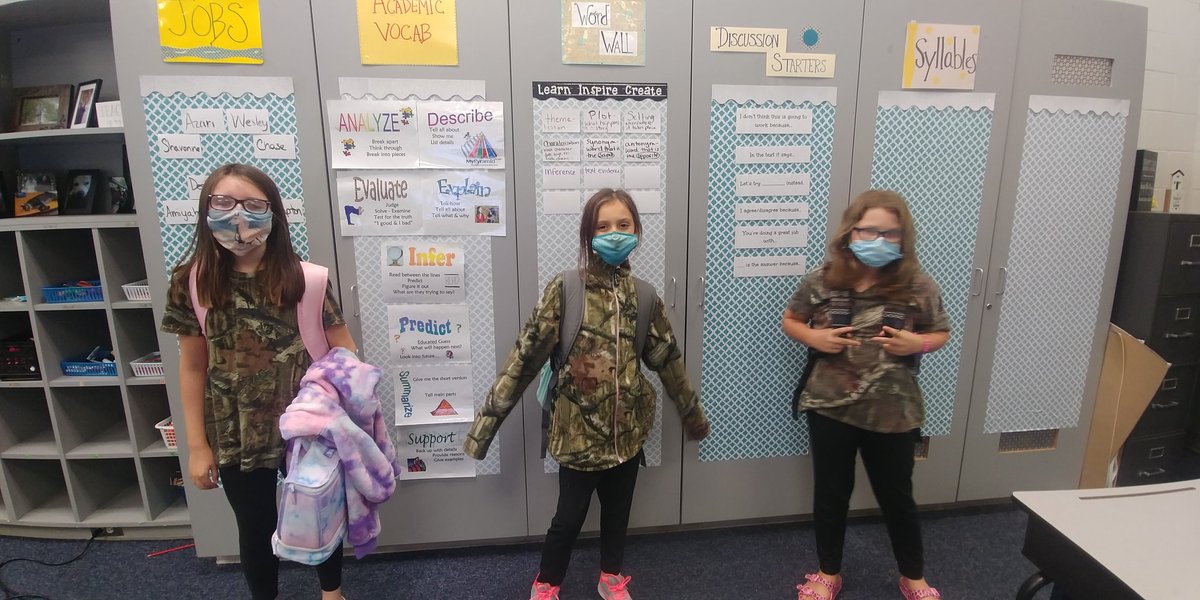CWilliams0203's tweet photo. After reading a story where the narrator and his friends try to camp, students enjoyed an in-class camping trip where they read in a tent, dressed like they were camping and ate s'mores! #readingisfun @RoyalElementary https://t.co/sBHv4uUQCx