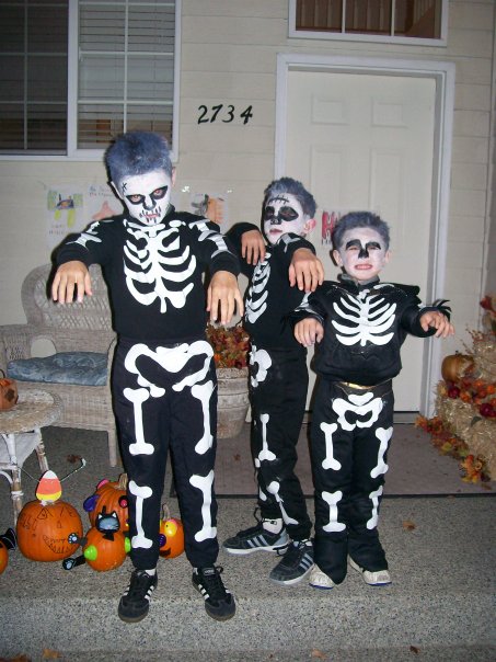 Scary National Son's Day to these 3 Skeleton's!  Can't go back but treasure the memories and experiences!  LOVE you <a href="/_nathaniel11_/">Nathaniel Holcomb</a> , <a href="/jacobeholcomb/">Jacob Holcomb</a> , and <a href="/LukeHolcomb13/">Luke Holcomb</a>!