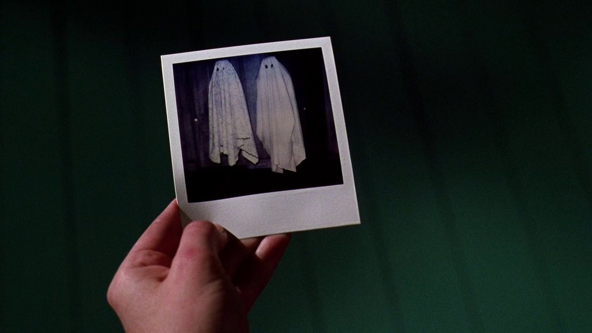 HorrorFlickss's tweet photo. Beetlejuice (1988) https://t.co/YNAdcF0gfR