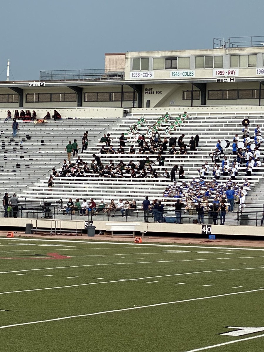 KHS_Jackson's tweet photo. Halftime showcase! @prudencef https://t.co/L0MEVc7PJw