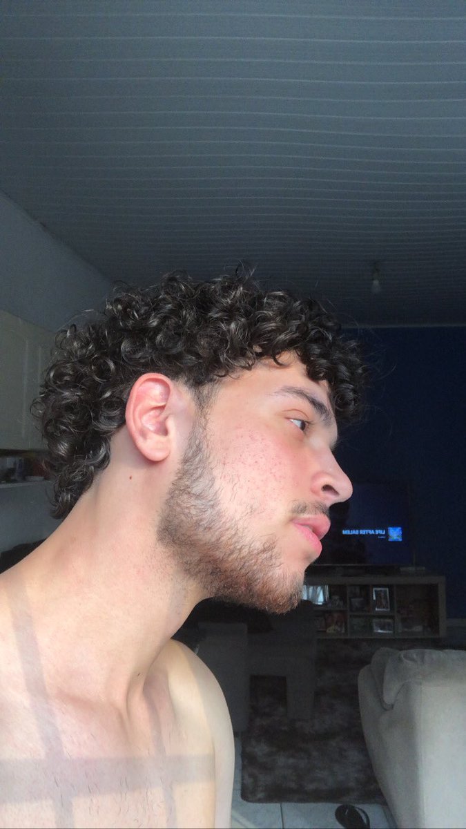 iopegab's tweet photo. Ae na moral, olha meu cabelo vei https://t.co/4hGHtbtADs