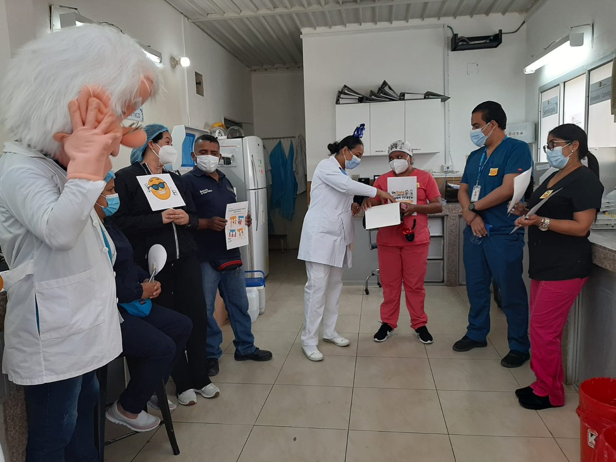 DPS_LosRios's tweet photo. #LosRíos | Personal del hospital Básico Dr. Jaime Roldós Aguilera, de #Ventanas, socializa a usuarios y funcionarios la campaña por el Buen Trato en Salud. 

#JuntosLoLogramos https://t.co/J0nOVPNzYH