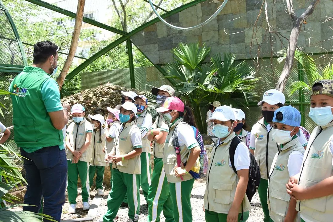 CAMHUILA's tweet photo. Celebramos los 1️⃣4️⃣ años de la declaratoria del #ParqueNaturalRegional Siberia Ceibas con la participación activa de los #GuardianesdelBosque del municipio de #Rivera y #Campoalegre. Los niños recorrieron el Sendero de Interpretación Ambiental del Alto Magdalena #SENDICAM #Neiva https://t.co/TWkoi5ZCZX