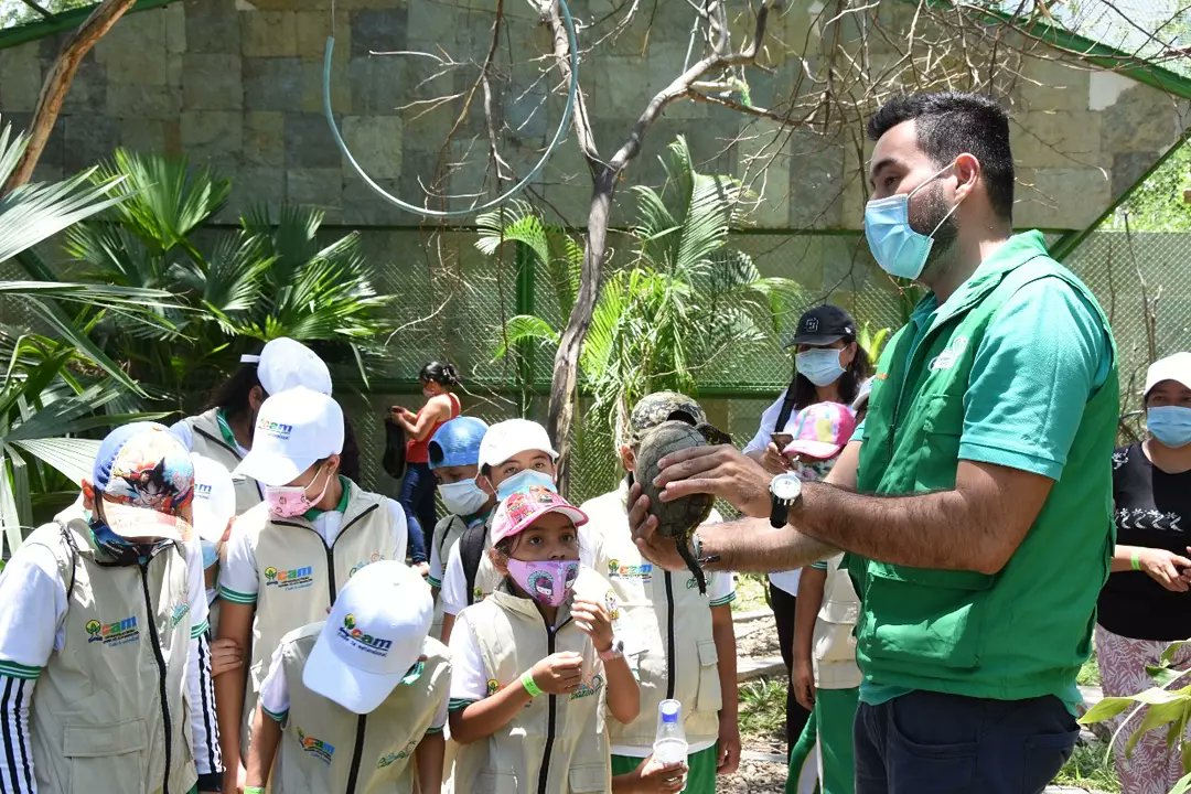 CAMHUILA's tweet photo. Celebramos los 1️⃣4️⃣ años de la declaratoria del #ParqueNaturalRegional Siberia Ceibas con la participación activa de los #GuardianesdelBosque del municipio de #Rivera y #Campoalegre. Los niños recorrieron el Sendero de Interpretación Ambiental del Alto Magdalena #SENDICAM #Neiva https://t.co/TWkoi5ZCZX