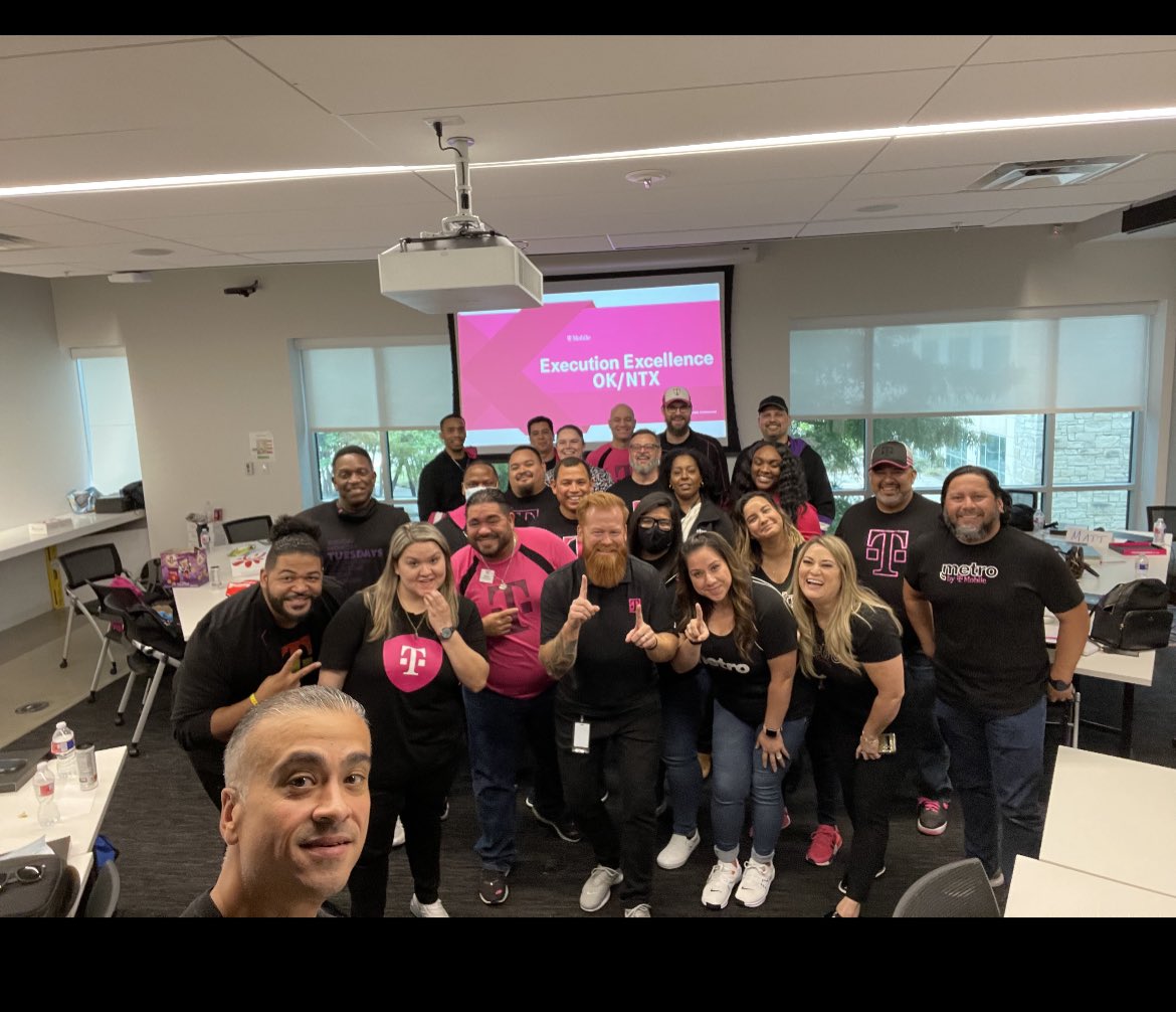 It was great being able to train with our magenta peers!! All for one common goal!! Customer and employee obsessed! 🔥💜💖💜💖