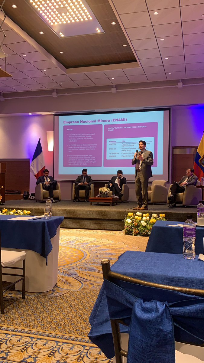 “Los inversionistas deben cumplir y respetar sus obligaciones sociales y ambientales a través de herramientas como los #ESG que buscan generar estrategias de responsabilidad corporativa integrales” - <a href="/jncperez1/">fready</a> 

<a href="/CamFrancoEcuato/">CCIFEC</a>