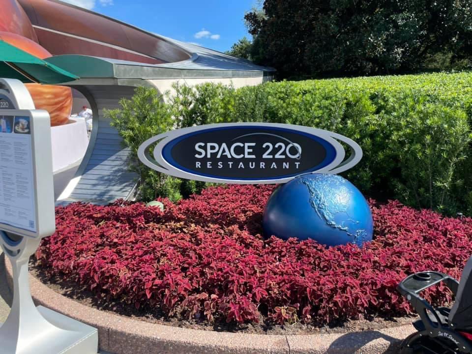 WWMEadventures's tweet photo. Space 220 did not disappoint! Check out all our adventures on YouTube and our Facebook group all week! #wwmeadventures https://t.co/R4SDDjEHp6