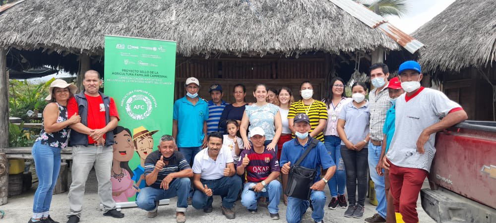 mbaquer's tweet photo. #AFC #ProyectoSelloAFC Con mucho orgullo participamos de la graduación 👩🎓 de los socios de Asosertusua de las Comunidades de Aprendizaje en Agricultura Sostenible. @AgriculturaEc @IICAEcuador @FIEDSprograma @mne2019 @AgrocalidadEC @IICAnoticias https://t.co/aMyBDD0tYF