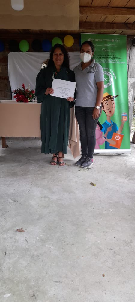 mbaquer's tweet photo. #AFC #ProyectoSelloAFC Con mucho orgullo participamos de la graduación 👩🎓 de los socios de Asosertusua de las Comunidades de Aprendizaje en Agricultura Sostenible. @AgriculturaEc @IICAEcuador @FIEDSprograma @mne2019 @AgrocalidadEC @IICAnoticias https://t.co/aMyBDD0tYF
