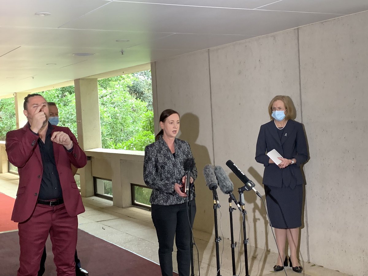 #BREAKING: One new case - close contact of aviation worker identified yesterday. Masks must now be worn on the Gold Coast + new restrictions on hospitals @10NewsFirstQLD