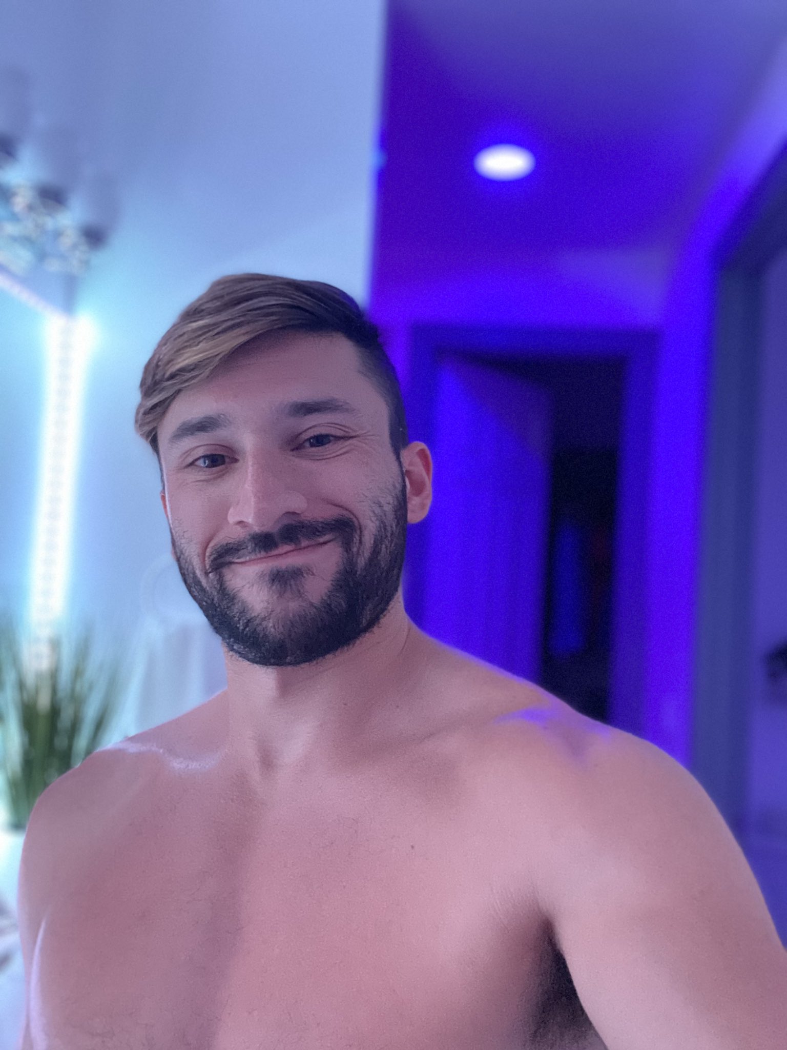 TW Pornstars - 1 pic. Scott DeMarco. Twitter. All packed and ready for