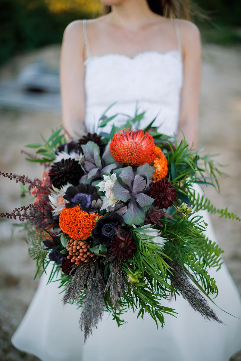 bridalguidemag's tweet image. 25 beautiful bouquet ideas for your fall wedding: ow.ly/fZ6I50GhTBd