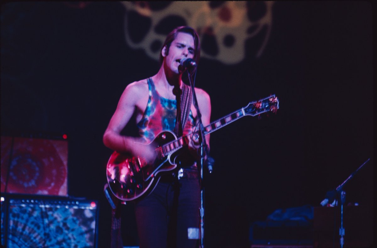 GratefulDead's tweet image. In Season 3 of the Good Ol’ Grateful Deadcast, they dove deep into the world of Skull &amp;amp; Roses. Celebrate 50 years of the album by revisiting the podcasts here: dead.net/deadcast. #SkullandRoses50 

Photos by Bob Marks.