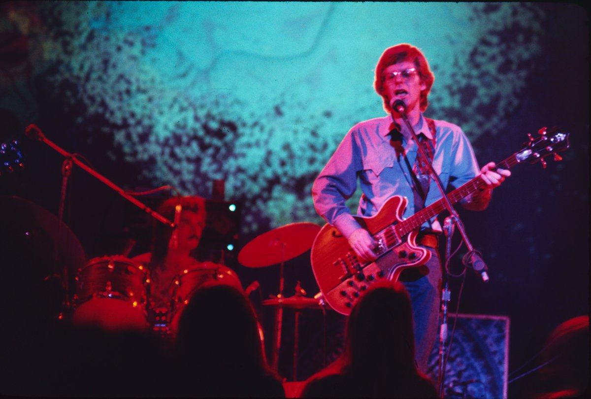 GratefulDead's tweet image. In Season 3 of the Good Ol’ Grateful Deadcast, they dove deep into the world of Skull &amp;amp; Roses. Celebrate 50 years of the album by revisiting the podcasts here: dead.net/deadcast. #SkullandRoses50 

Photos by Bob Marks.