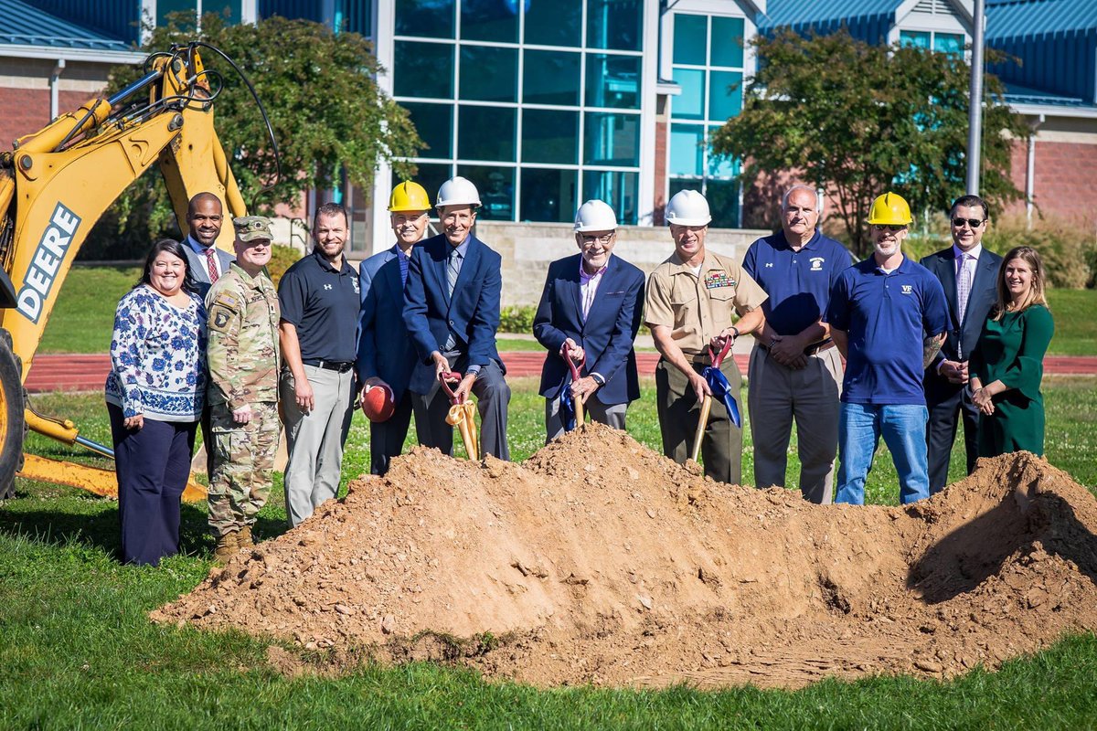 coach_mac25's tweet photo. Hard hats, shovels and some earth being moved. One step closer to kickoff #flywithus #progress #EUfootball @gomacsports @JohnDBrice1 @FootballScoop @EUEagles @EasternU https://t.co/AcOxplCSjG