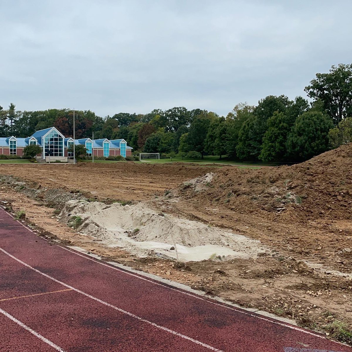 coach_mac25's tweet photo. Hard hats, shovels and some earth being moved. One step closer to kickoff #flywithus #progress #EUfootball @gomacsports @JohnDBrice1 @FootballScoop @EUEagles @EasternU https://t.co/AcOxplCSjG