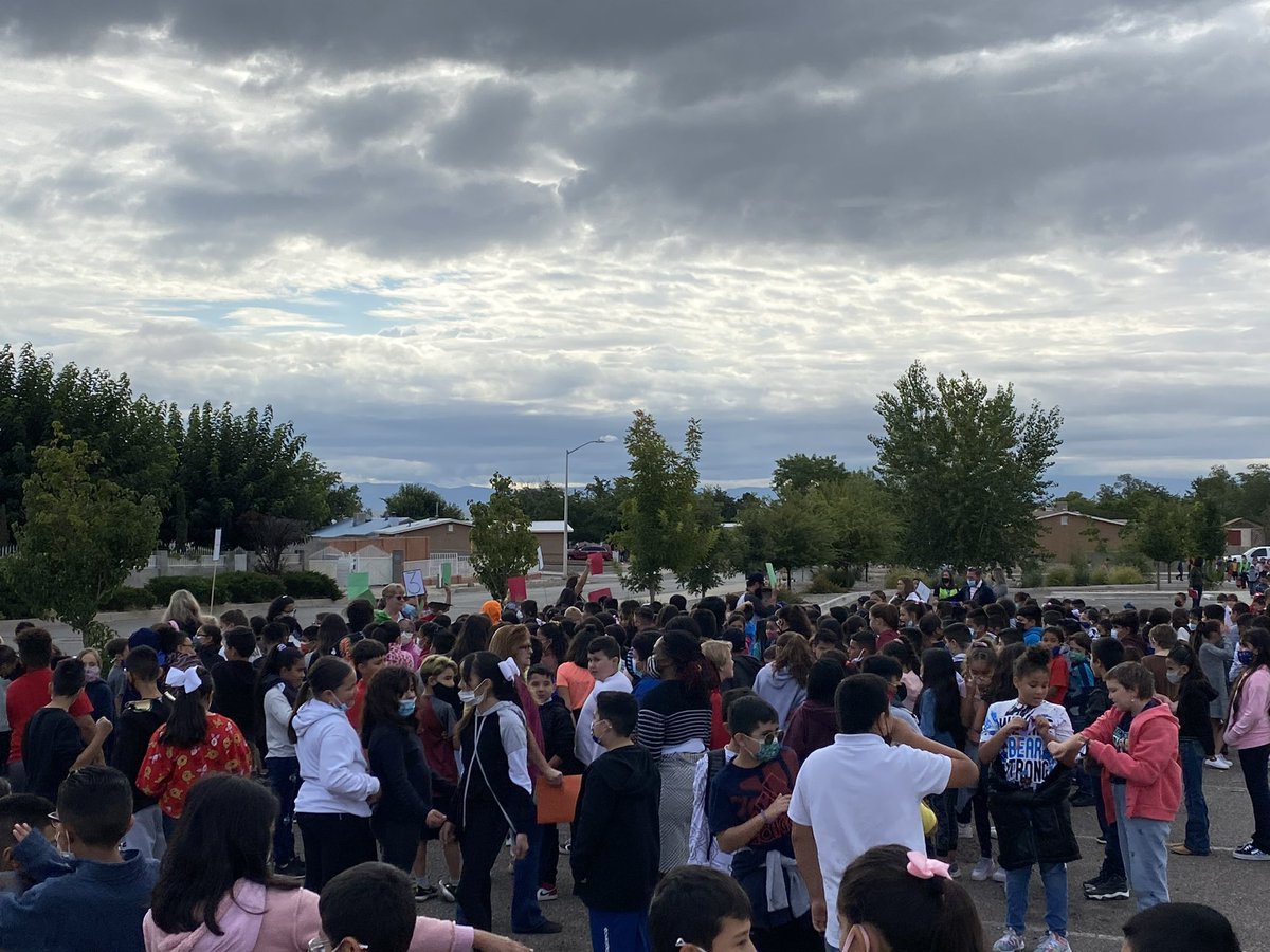MaryAnn_Binford's tweet photo. Vamos Bears! It was a neighborhood takeover as our bears practiced an evacuation drill. We could not be more proud of how quickly and safely we made it to our destination! @ABQschools @Zone2Assoc8 #practicemakesperfect #vamosbears #neighborhoodtakeover https://t.co/CCEmopUZUD