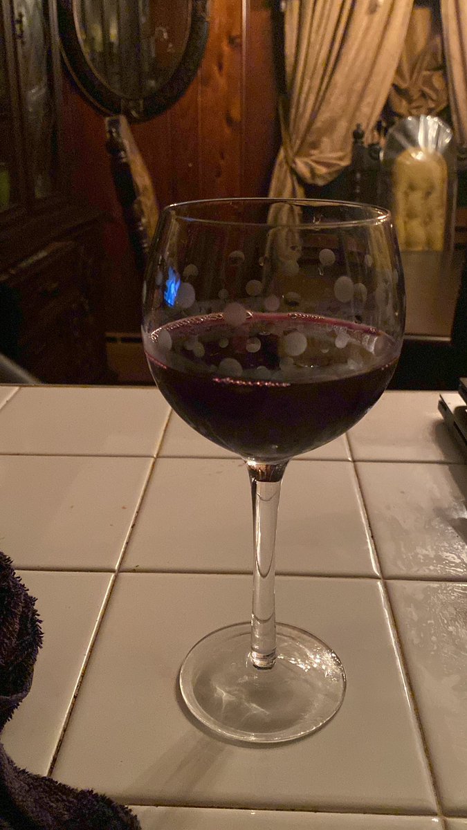 lifecoachjenn20's tweet photo. Drinking #wine while watching #vanderpumprules #reunionpart3 new episode tonight https://t.co/5e9uAcDDpO