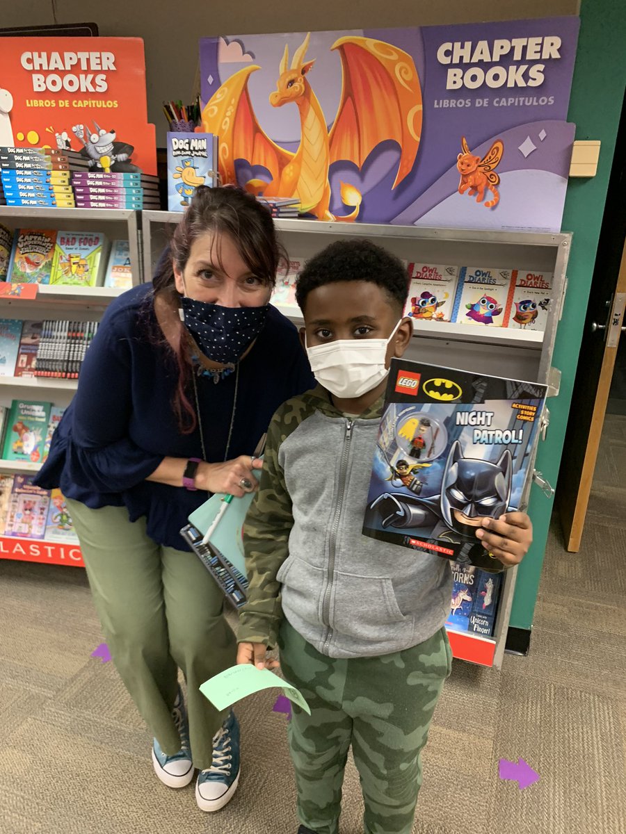 GRES_Principal's tweet photo. Scholastic Book Fair is always a big hit with our students!!! #4theloveofreading #loveourlibrary https://t.co/AD2b3Ph8cg
