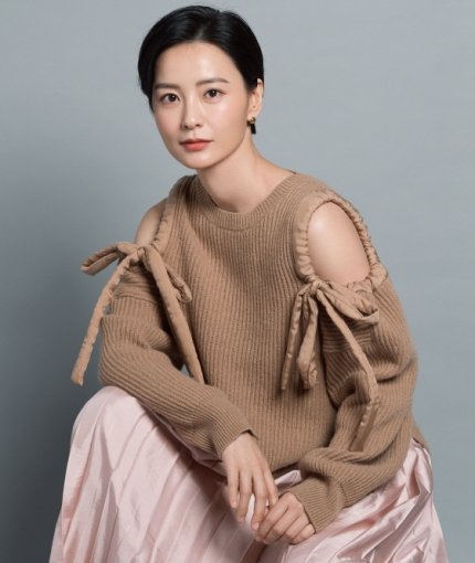 LDramaland's tweet photo. #JungYuMi returns to the screen with upcoming horror movie thriller #Sleep that depicts what happens when a wife discovers a secret tangled with her husband.
Helmed by #birthoflife PD
Casting isn't finalized and filming will begin early next year
Naver https://t.co/JZvZ6UFP3i