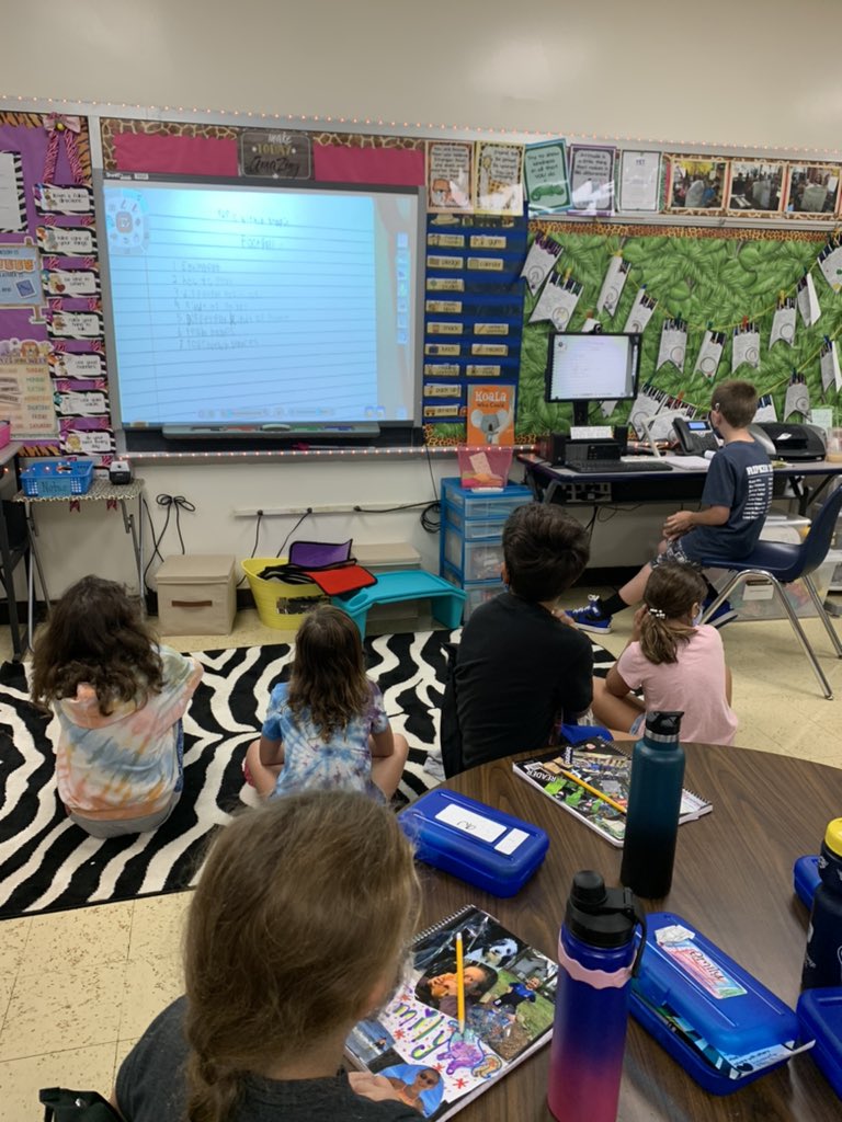 MrsIula's tweet image. When you offer choice…you’ll hear their voice! 🗣Writing workshop allowed this writer to pick a topic he knows A LOT about, and then brainstorm topics within his topic. Table of Contents is ready to go! @Hubbard_School ✏️💡🏈 #TeachingForUnderstanding