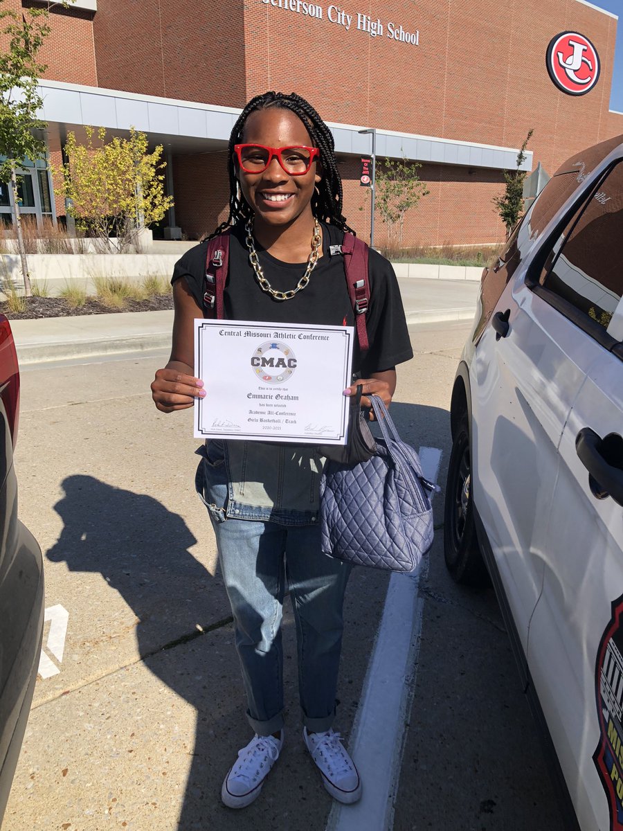 Congratulations Emmarie for Academic All Conference last year. I finally caught up with you👍👏👏