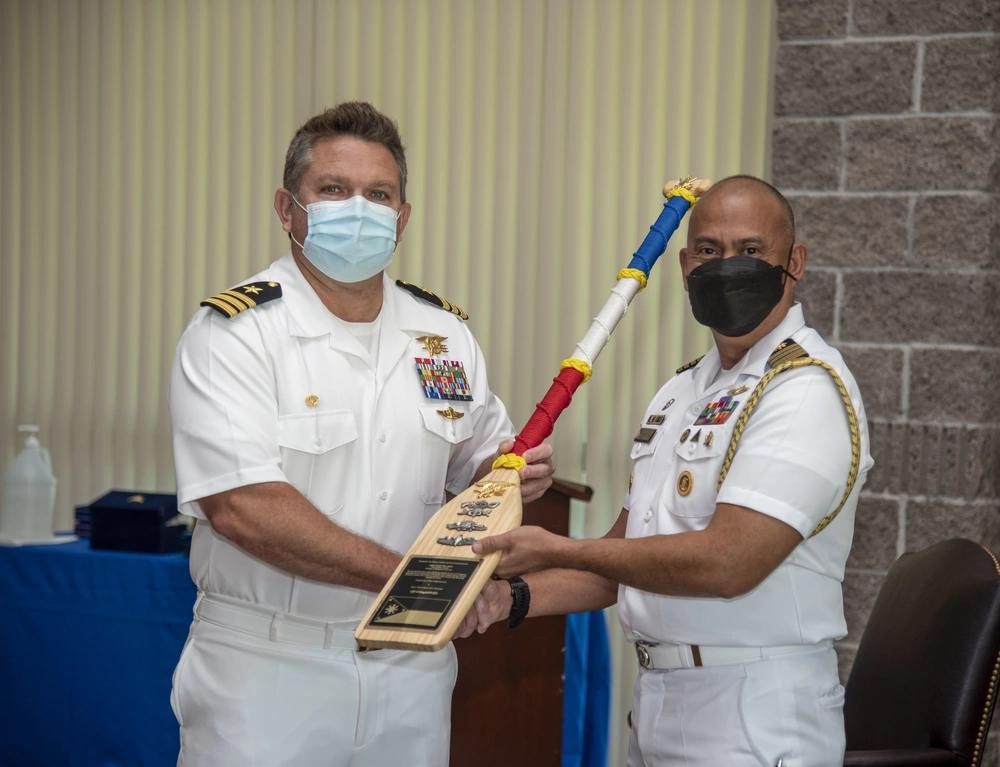 Philippine_Navy's tweet photo. LEVEL UP 🇵🇭⚓🇺🇲 | PN personnel completed the U.S. Special Operations Command’s Naval Small Craft Instruction and Technical Training School (NAVSCIATTS) as graduates of Semester 21-5.

👀: https://t.co/plG0Al98cO

#ModernandMultiCapablePHNavy
#AFPyoucanTRUST https://t.co/G6naFbLOxU