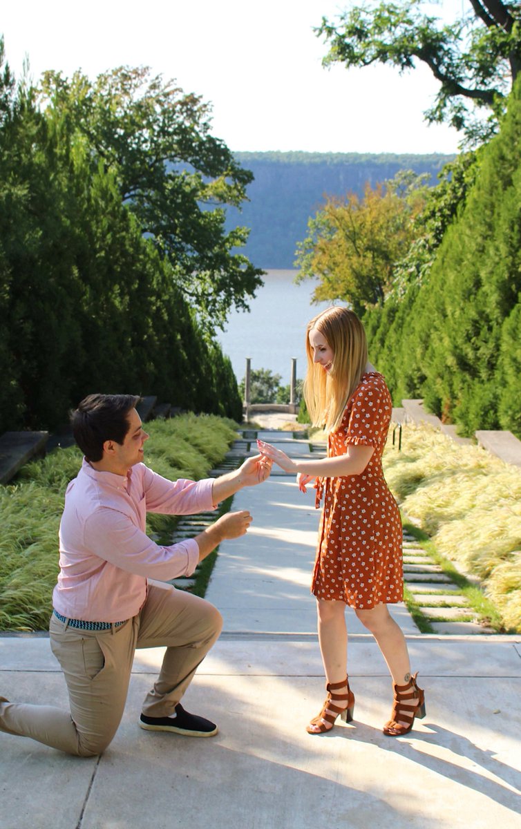 bearnugget_HS's tweet photo. She said no and left https://t.co/JMBySCBafW