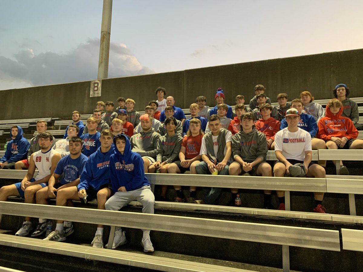 HHHuskiesFB's tweet photo. The Herbert Hoover Husky Football Team came out to support their classmates and friends at the 74th annual Gazette Mail Kanawha County Majorette and Band Festival this evening.
#WeAreTheMightyHuskies
#GoHuskies
#RiverStrong
🏈🥁🎺 https://t.co/Vh8YOOVHC6