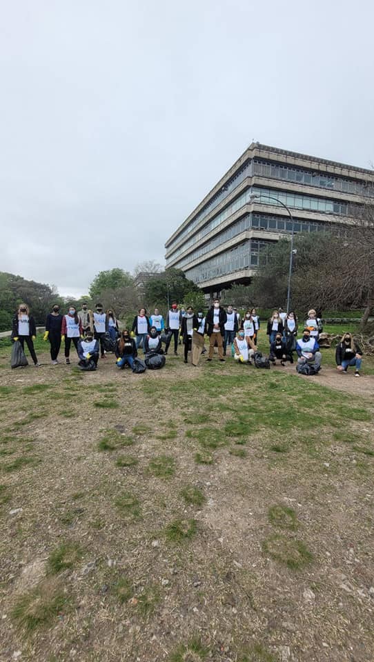 UbaVerde's tweet photo. Desde el Programa UBA Verde, dependiente de la Secretaría de Extensión Universitaria y Bienestar Estudiantil, junto a FUBA y Ecoapuba organizamos una limpieza de la Costanera de Ciudad Universitaria
#UBAExtension #UBAverde #UBAenaccion #ConcienciaAmbiental
@ReichAlejandra https://t.co/pTaQ1TApUq