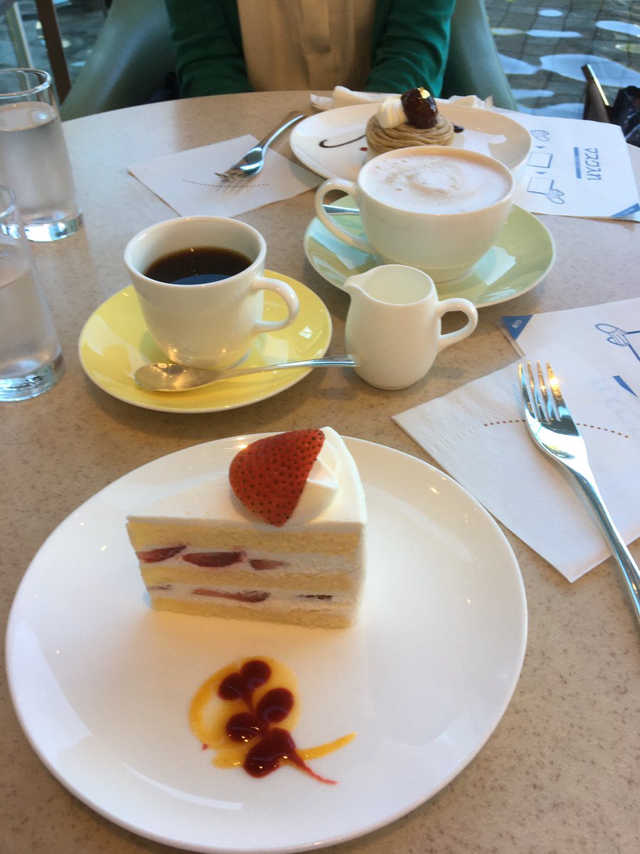 久しぶりに二人で、のんびりお茶とケーキを楽しんできました♪