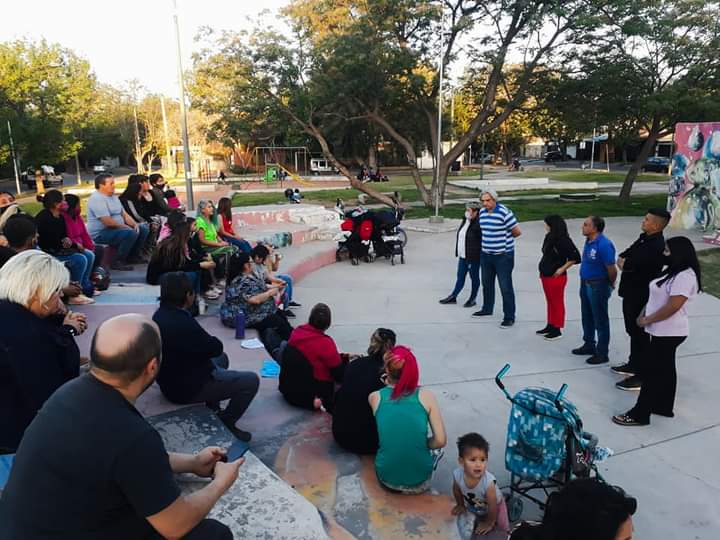 GuaymallenU's tweet photo. Nuestra Candidata @Ericacondori5 se reunió con vecinos y vecinas de #Belgrano y #Bermejo para continuar trabajando por un Departamento Unido y mejor para todos los guaymallinos y guaymallinas.

#Mendoza
#VolverACreer https://t.co/gaaSqbs8et