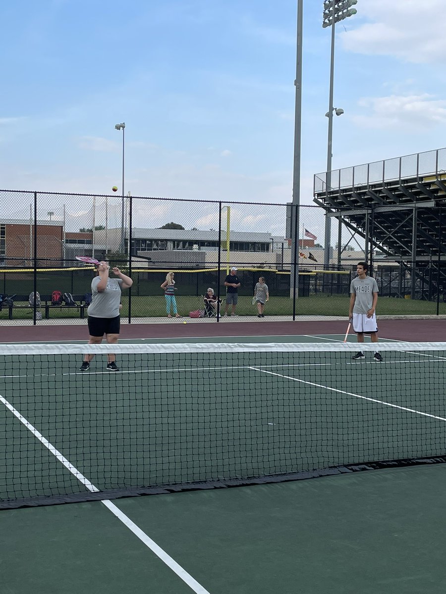 MEunifiedtennis's tweet photo. Great day for some unified tennis!! @MHSSPED @MeadeHSAACPS @MeadeAthletics https://t.co/OXEQn3eqr8