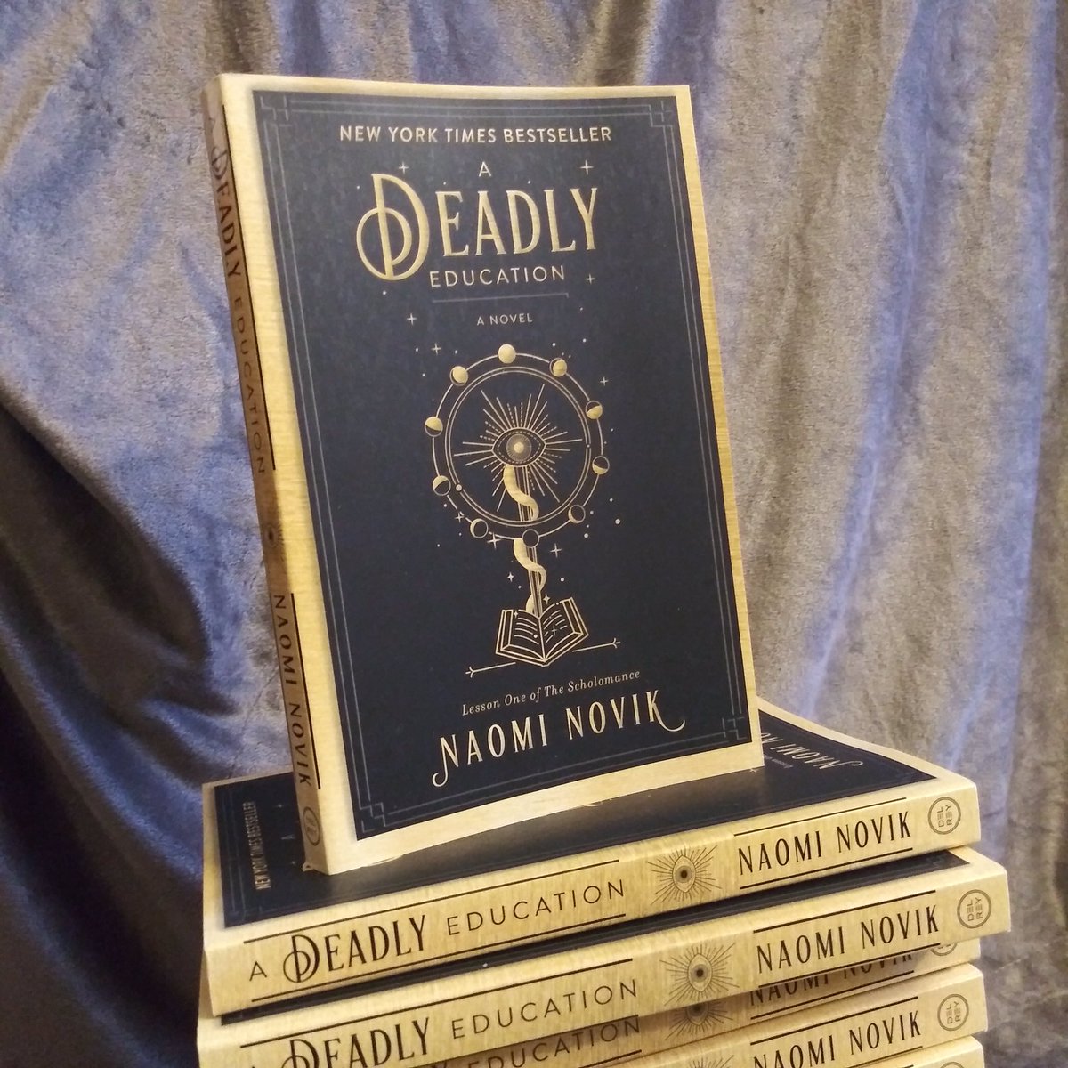 naominovik's tweet photo. Five winners will get a signed copy of this US PB edition!

1. Follow this account, if you don’t already
2. Like this tweet.
3. Quote re-tweet this and tell us one item you’d bring into The Scholomance! (Forego weight restrictions just for now!) https://t.co/WCgK89EfCw