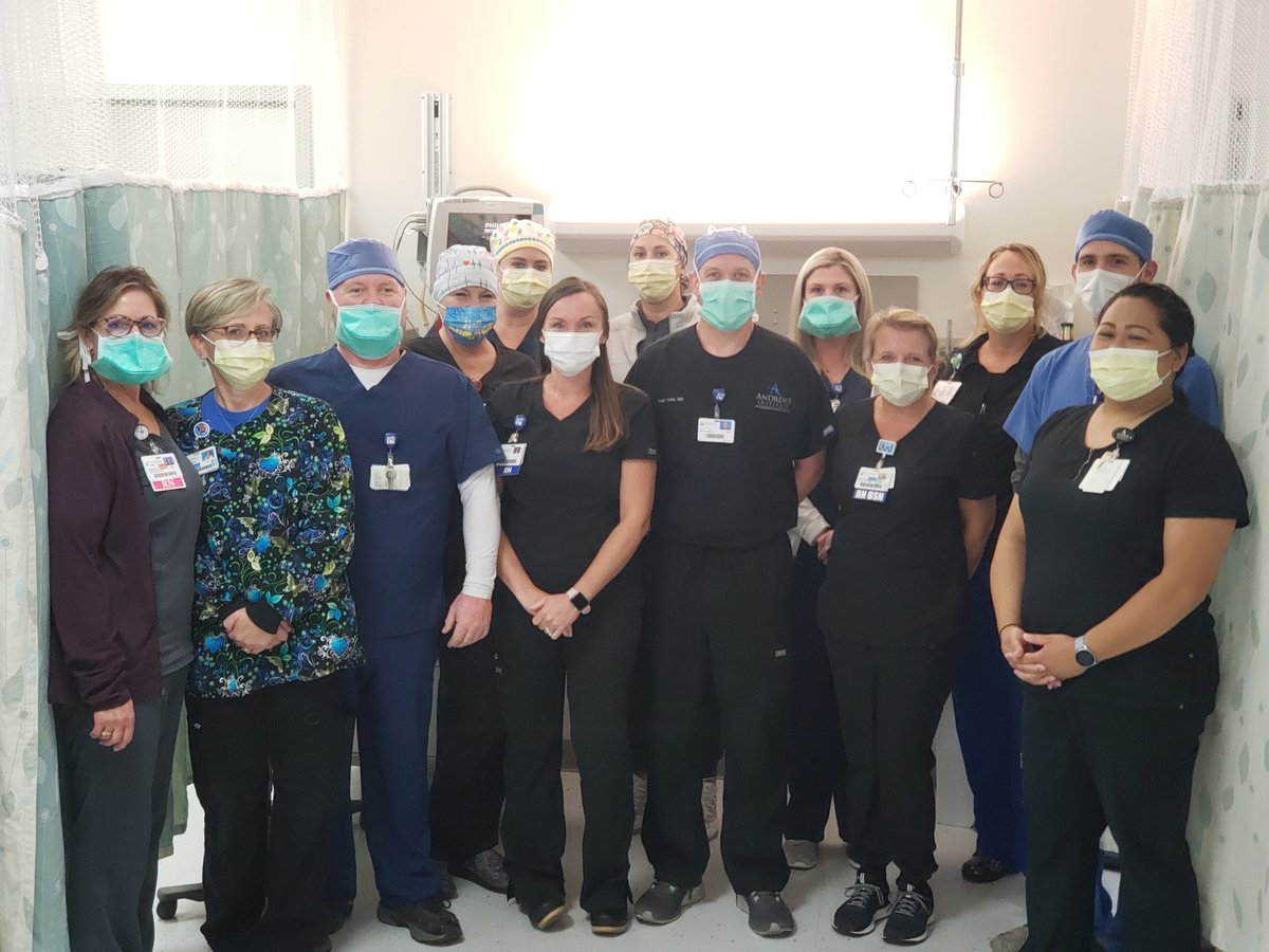 brettkindlemd's tweet photo. Yesterday, we celebrated completing over 300 #carpaltunnelrelease procedures w/ #ultrasoundguidance (303 to be exact) in 1 year's time.
Thanks to #TeamKindle, GBH hospital staff, and @SonexHealth for your support and helping to provide a wonderful experience for our patients. https://t.co/cwhC3Lr93Y