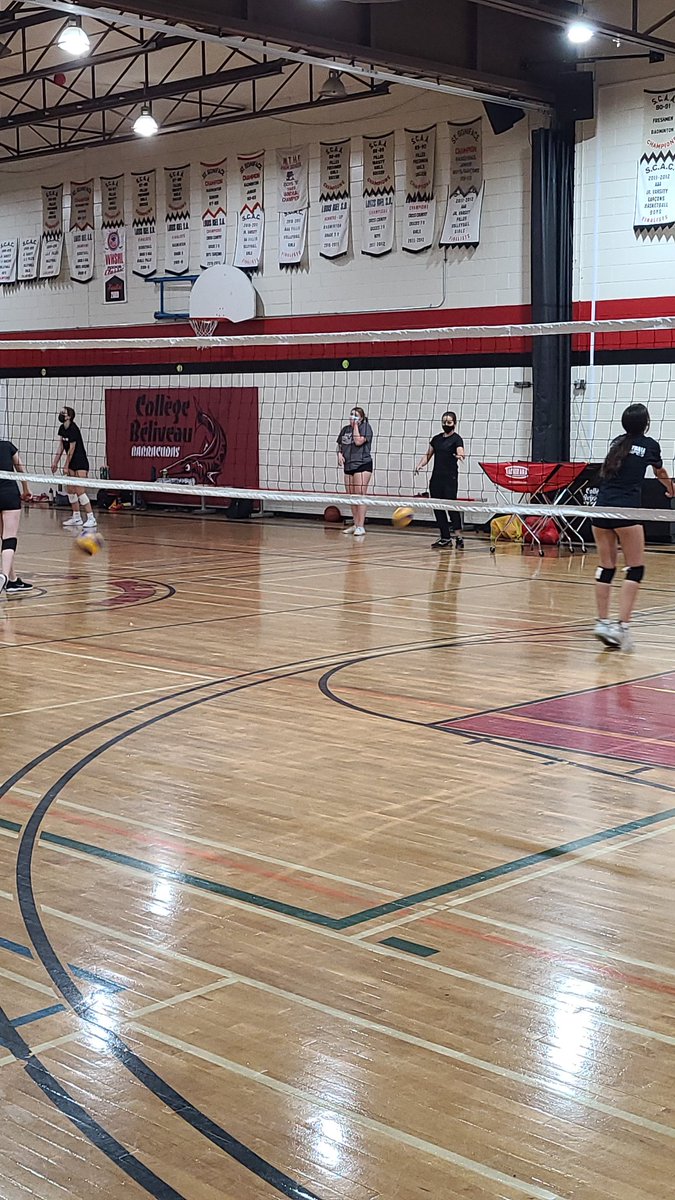cbLRSD's tweet photo. Ah...finally some volleyball in the Cudadome!! First practice for the JV girls and they are pumped to play. https://t.co/ZZHLt0JEs6